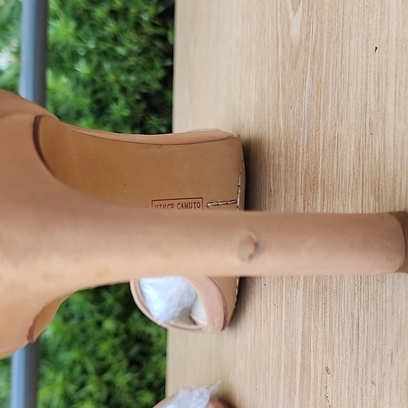 Vince Camuto Size 9M Leather beige Women's Open Toe Sandals Ankle Strap - Picture 5 of 10